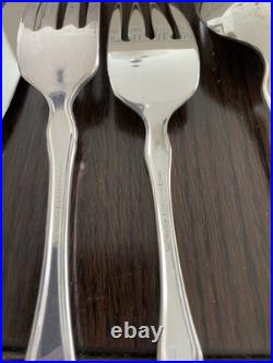 Oneida stainless flatware set for 12