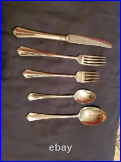 Oneida stainless flatware set for 6