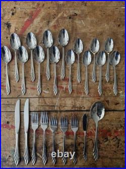 Oneida uSA Liberty's Light Stainless Mixed Set (set Of 24)