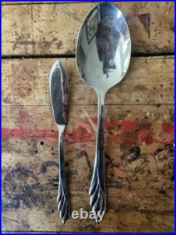 Oneida uSA Liberty's Light Stainless Mixed Set (set Of 24) Oneida uSA Liberty's Light Stainless Mixed Set (set Of 24)