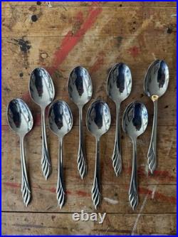 Oneida uSA Liberty's Light Stainless Mixed Set (set Of 24) Oneida uSA Liberty's Light Stainless Mixed Set (set Of 24)