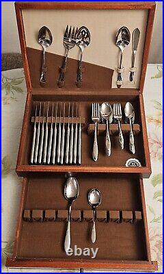 Oneidacraft Deluxe Lady Hamilton Stainless Flatware Silverware 63 Piece W Chest