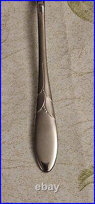 Oneidacraft Deluxe Lady Hamilton Stainless Flatware Silverware 63 Piece W Chest