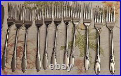 Oneidacraft Deluxe Lady Hamilton Stainless Flatware Silverware 63 Piece W Chest