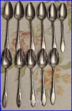 Oneidacraft Deluxe Lady Hamilton Stainless Flatware Silverware 63 Piece W Chest