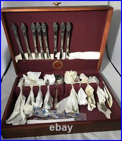 Oneidacraft NORDIC CROWN Stainless Flatware Service 70 pc with Naken Chest