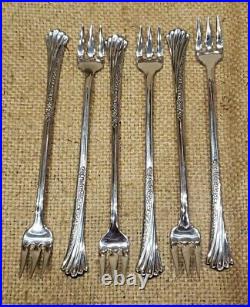 Onieda Distinction Deluxe HH Spring Glen Stainless Flatware 47 Pieces