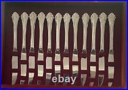 REMBRANDT by Oneida Distinction Deluxe HH 79 PC Set, Service for 10+ Stainless