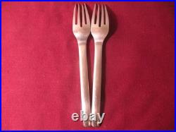 Set Of 2 Salad Forks Oneida USA Vectra Stainless Flatware MCM 7 1/8