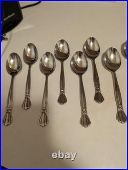 Set of 8 Oneida Deluxe ALEXIS Stainless Place Soup Spoons Flatware Ribbon