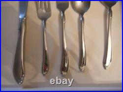 VIntage Oneida Deluxe Solid Stainless 35 Pc Flatware By Oneida Silversmith