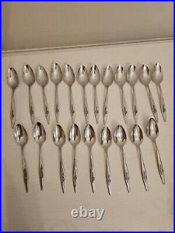 VTG ONEIDA Oneidacraft Deluxe Stainless Flatware Lasting Rose 79 Pieces WithTray