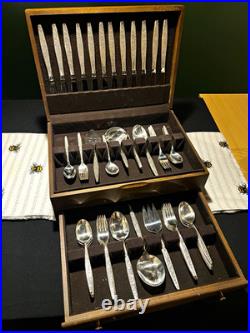 Vintage 1969 Oneida community silverware 68pc Tangier Set with wood case