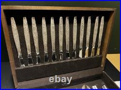 Vintage 1969 Oneida community silverware 68pc Tangier Set with wood case