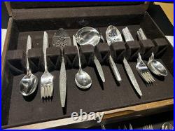 Vintage 1969 Oneida community silverware 68pc Tangier Set with wood case