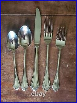 Vintage 78 Pcs ONEIDA COMMUNITY Stainless MARQUETTE Flatware service for 12