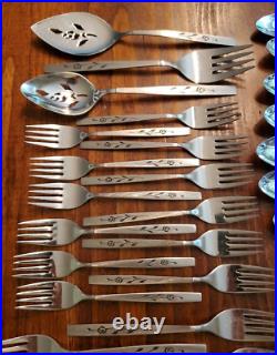 Vintage Oneida Capistrano Oneidacraft Deluxe Stainless Rose Flatware 78 Piece