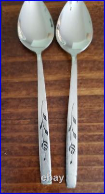 Vintage Oneida Capistrano Oneidacraft Deluxe Stainless Rose Flatware 78 Piece