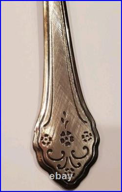 Vintage Oneida Profile Stainless Lakewood Scrolls Flowers Flatware Set Of 40 PCS