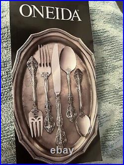 Vintage Oneida Stainless Flatware Set 68 Pieces Tote A Deluxe Set Tote A