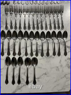 WM A Rogers Deluxe Oneida LtD Stainless Set of (71) Floral Silver Spoon & Knives