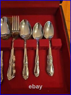 Wm A Rogers Premier by Oneida ROSES Stainless Flatware 55 Pieces WithCase Mint